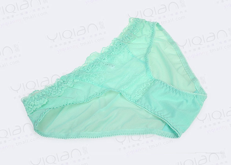 Sexy_Lingerie_Ultra_Thin_Semi_Transparent_Low_cut_Lace_Looming_Bra_Sets5.jpg
